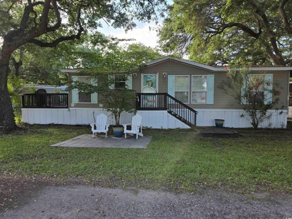 MLS# 2513443
$199,900.00
3 BR, 2 BA
310 Clam Shell Cir., Murrells Inlet, SC 29576
Waterford Oaks Manufactured Home Community - Leased Land
