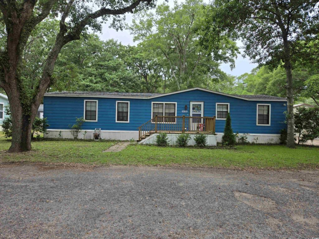 MLS# 2513504
$248,900.00
3 BR. 2 BA
494 Clubhouse Dr., Murrells Inlet, SC 29576
Waterford Oaks Manufactured Home Community - Leased Land